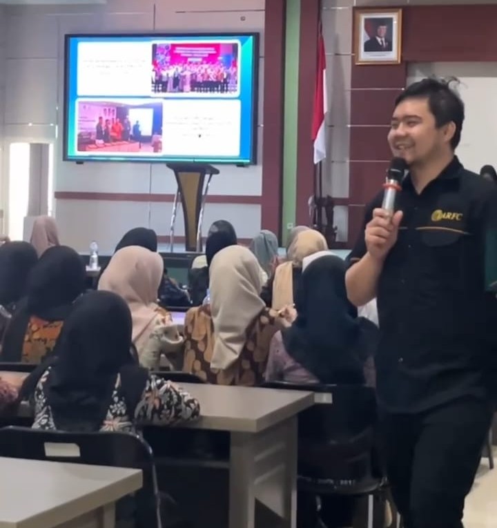 Foto Sesi Diskusi dan Tanya Jawab