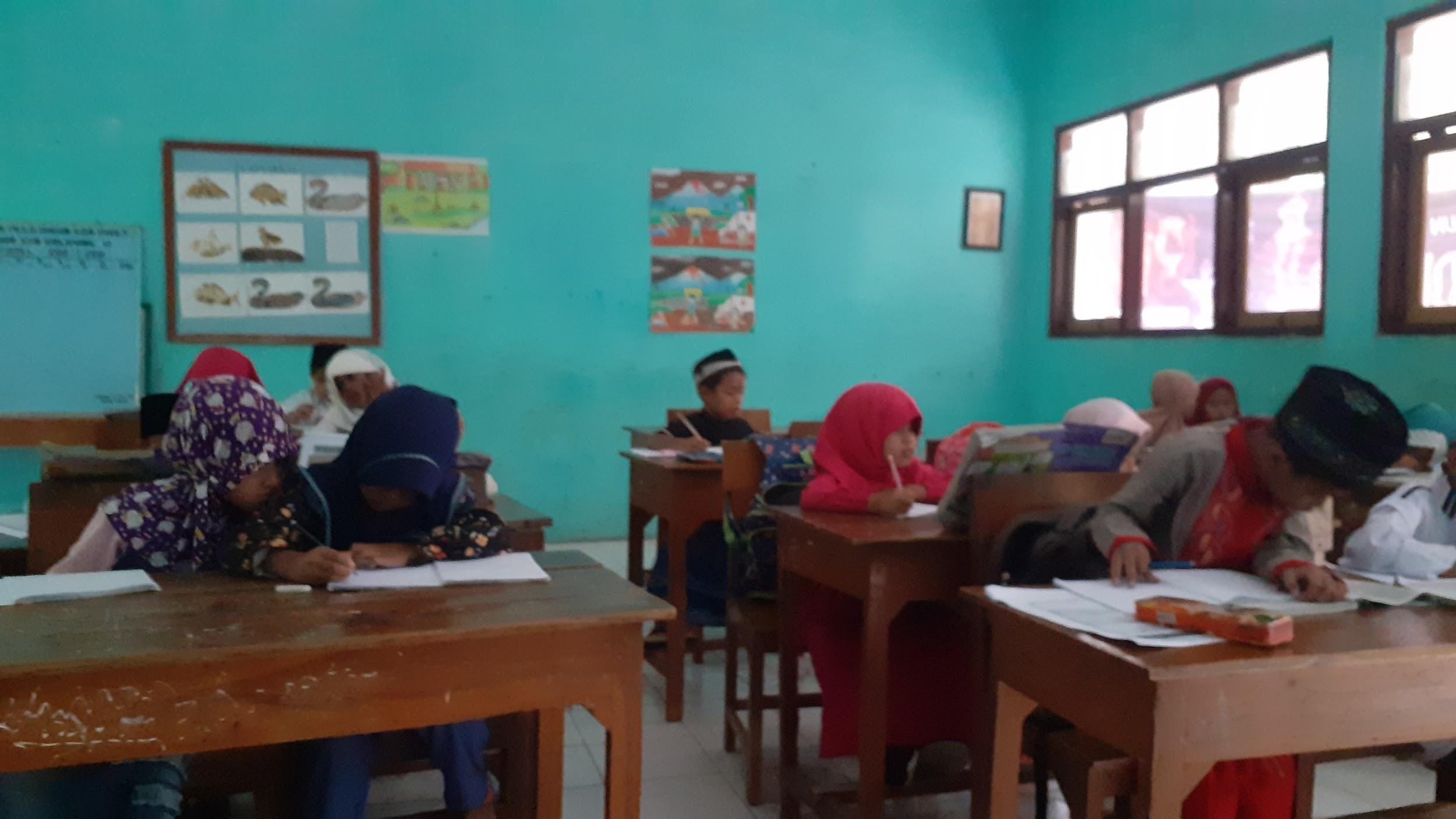 PENINGKATAN LITERASI DAN NUMERASI MELALUI PROGRAM LITERASI NUMERASI 15 ...