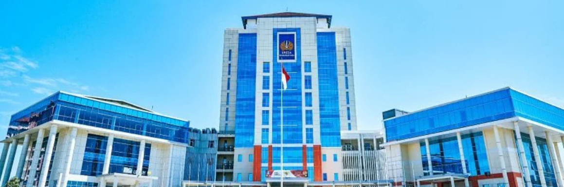 Gedung C10 Jurusan Biologi