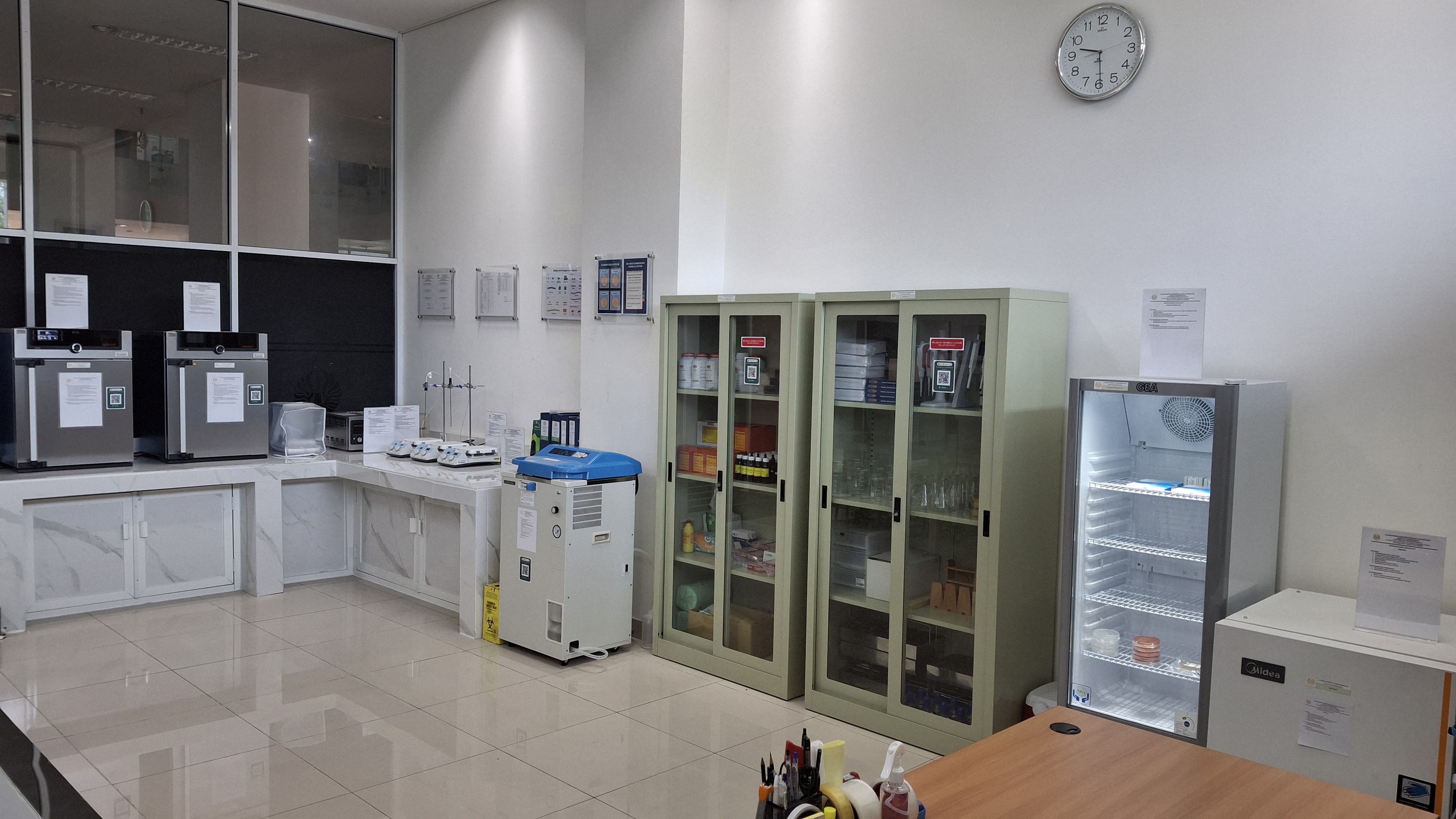 Laboratorium Mikrobiologi-Parasitologi 3