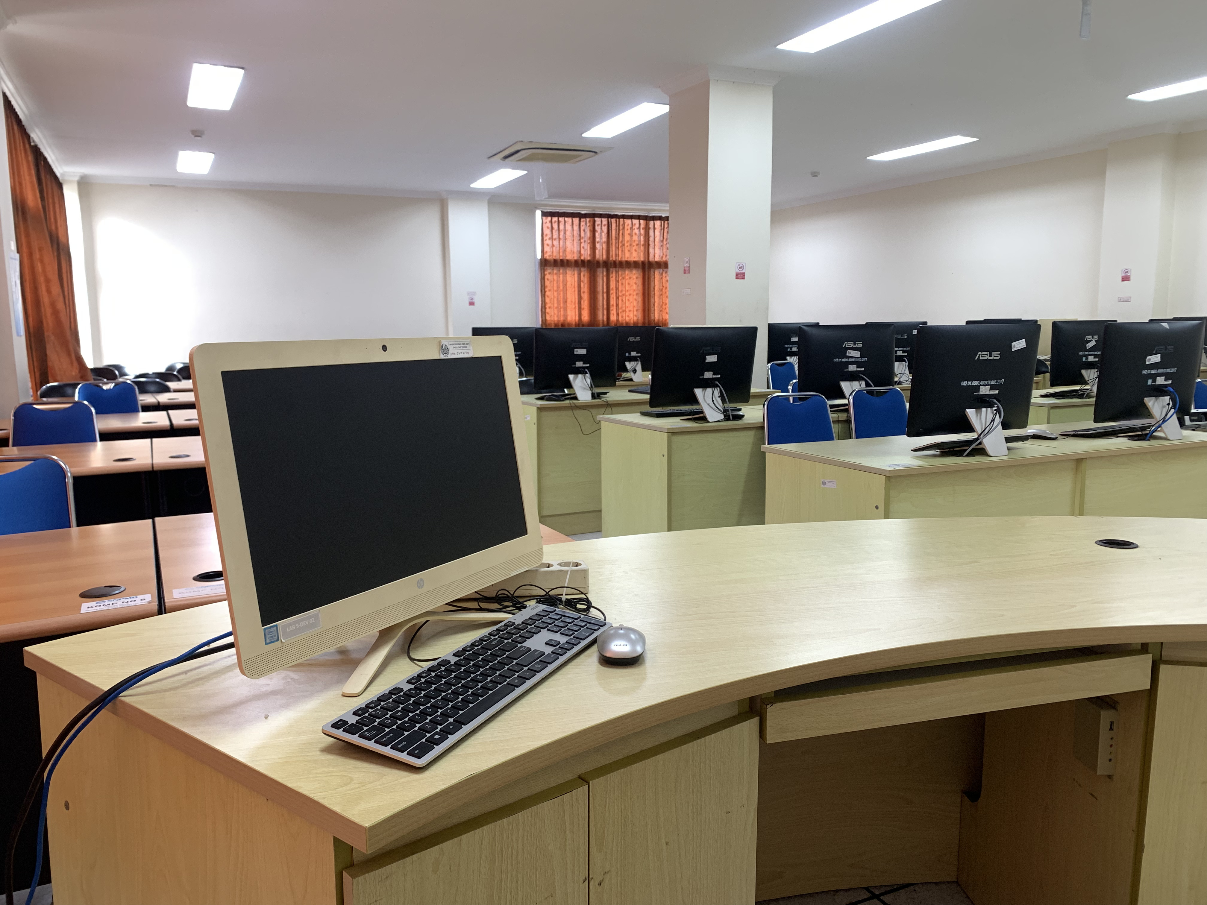 Laboratorium UNESA 2