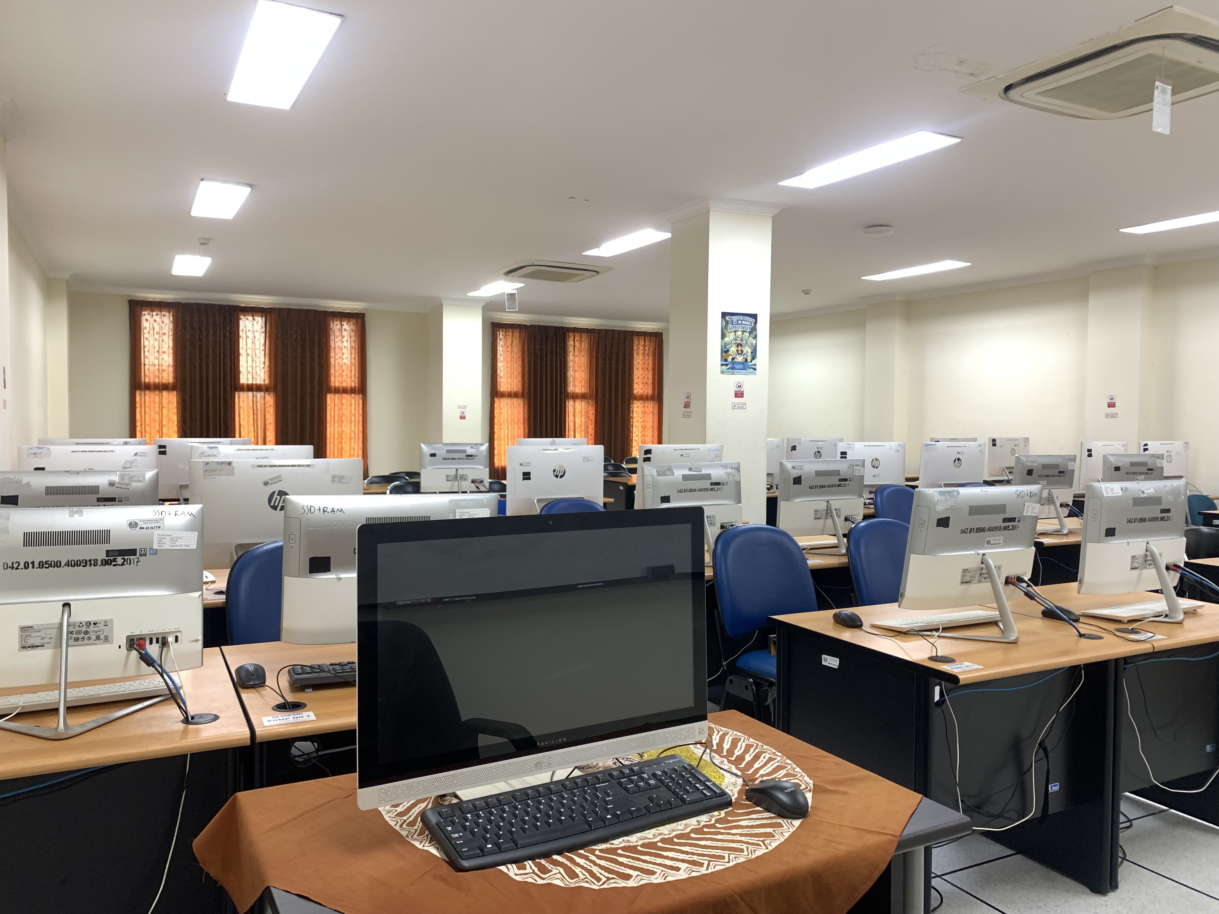 Laboratorium UNESA 1