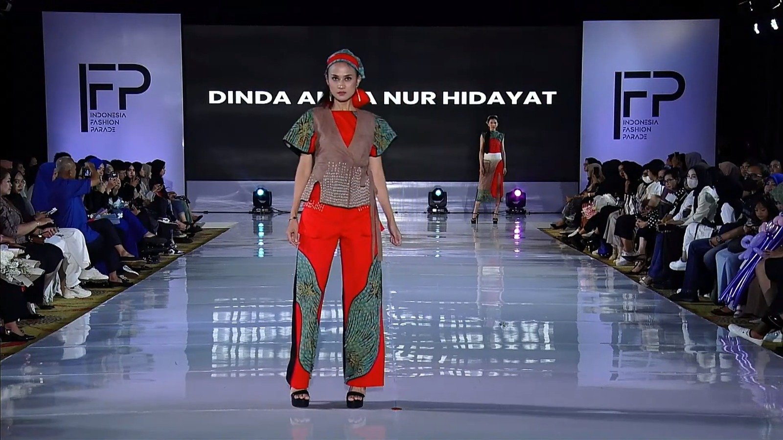Best Creativity Indonesia Fashion Parade 2023 : Dinda Anisa Nur Hidayat D4 Tata Busana 2021